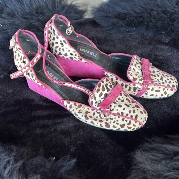 Shoes - Vintage Animal print Wedge heels